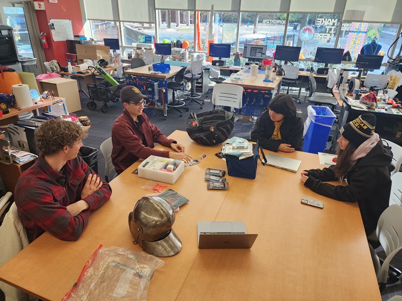 drone club students learning about assembly